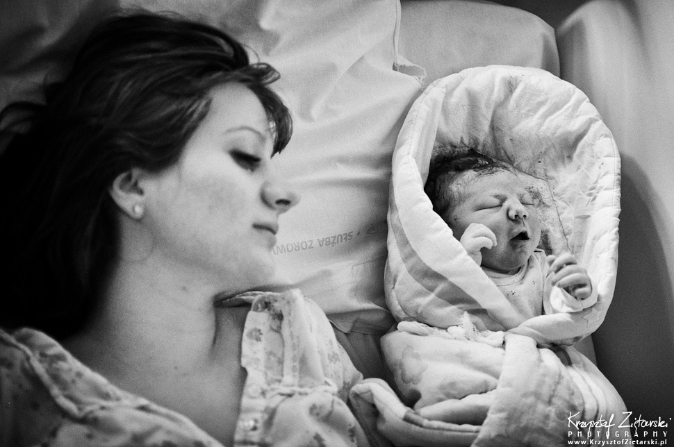 Zdjęcia z narodzin, fotografie z porodu, reportaż