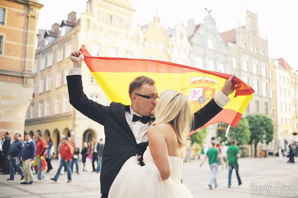 Plener ślubny na EURO 2012 z kibicami Hiszpanii i Irlandii w Gdańsku - fotografia ślubna, zdjęcia ślubne